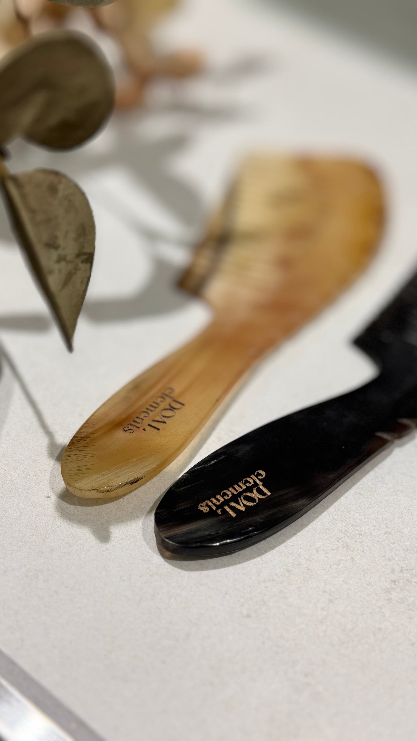 Hornkamm für glattes und welliges Haar